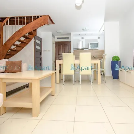 Club Apartament *