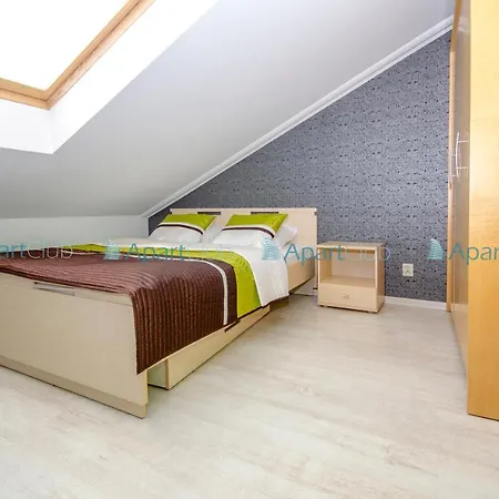 Apartament Club *