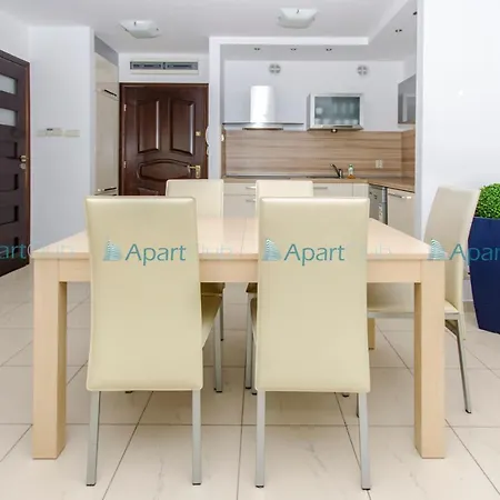 Club Apartament *